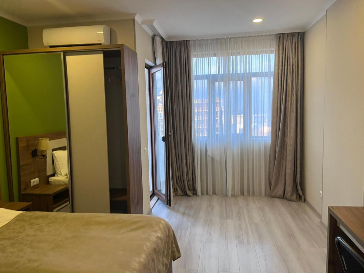 The Fresh Wave Hotel 巴统 外观 照片