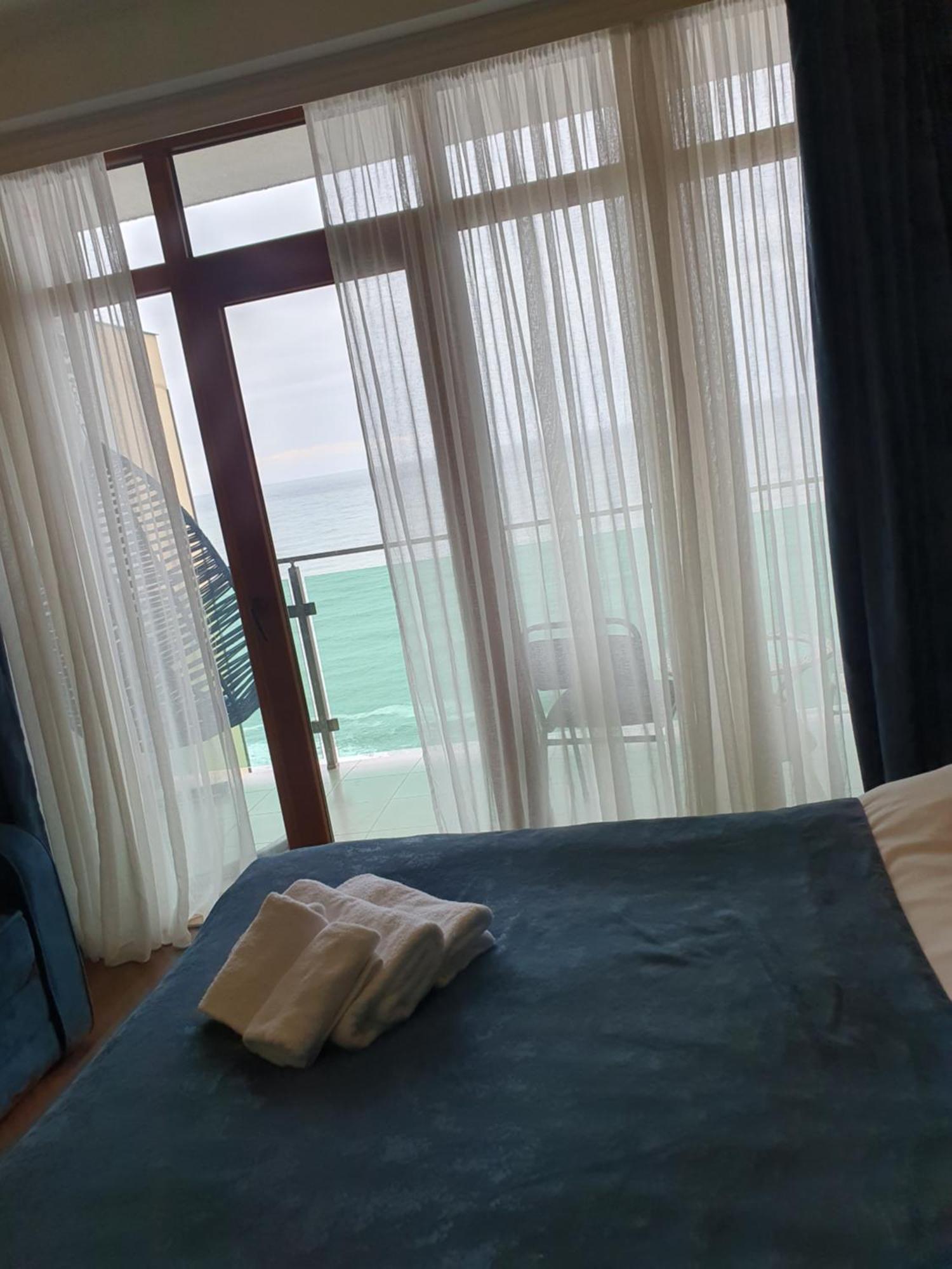 The Fresh Wave Hotel 巴统 外观 照片